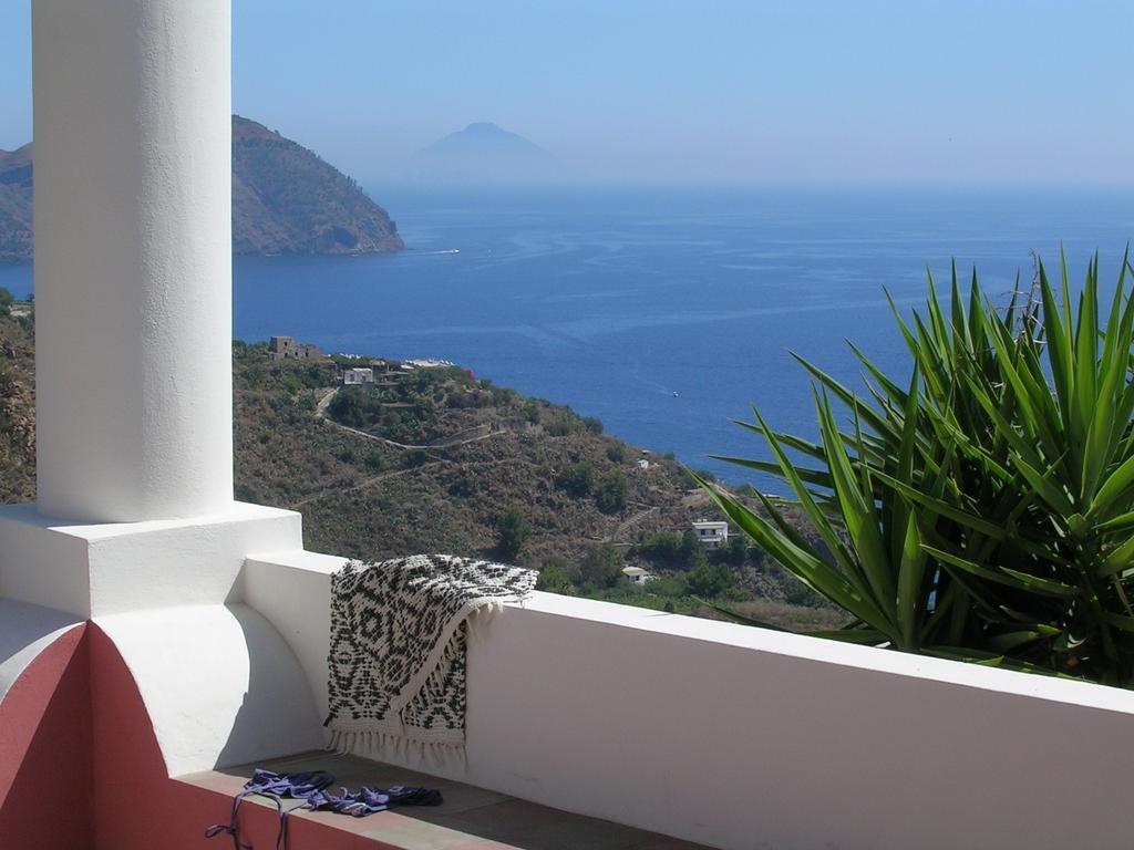 Casa Rossa Del Cappero Sottano Villa Lipari  Room photo