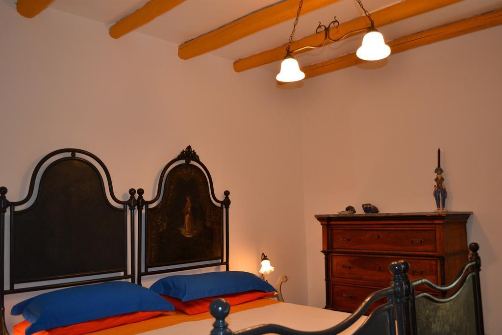 Casa Rossa Del Cappero Sottano Villa Lipari  Room photo